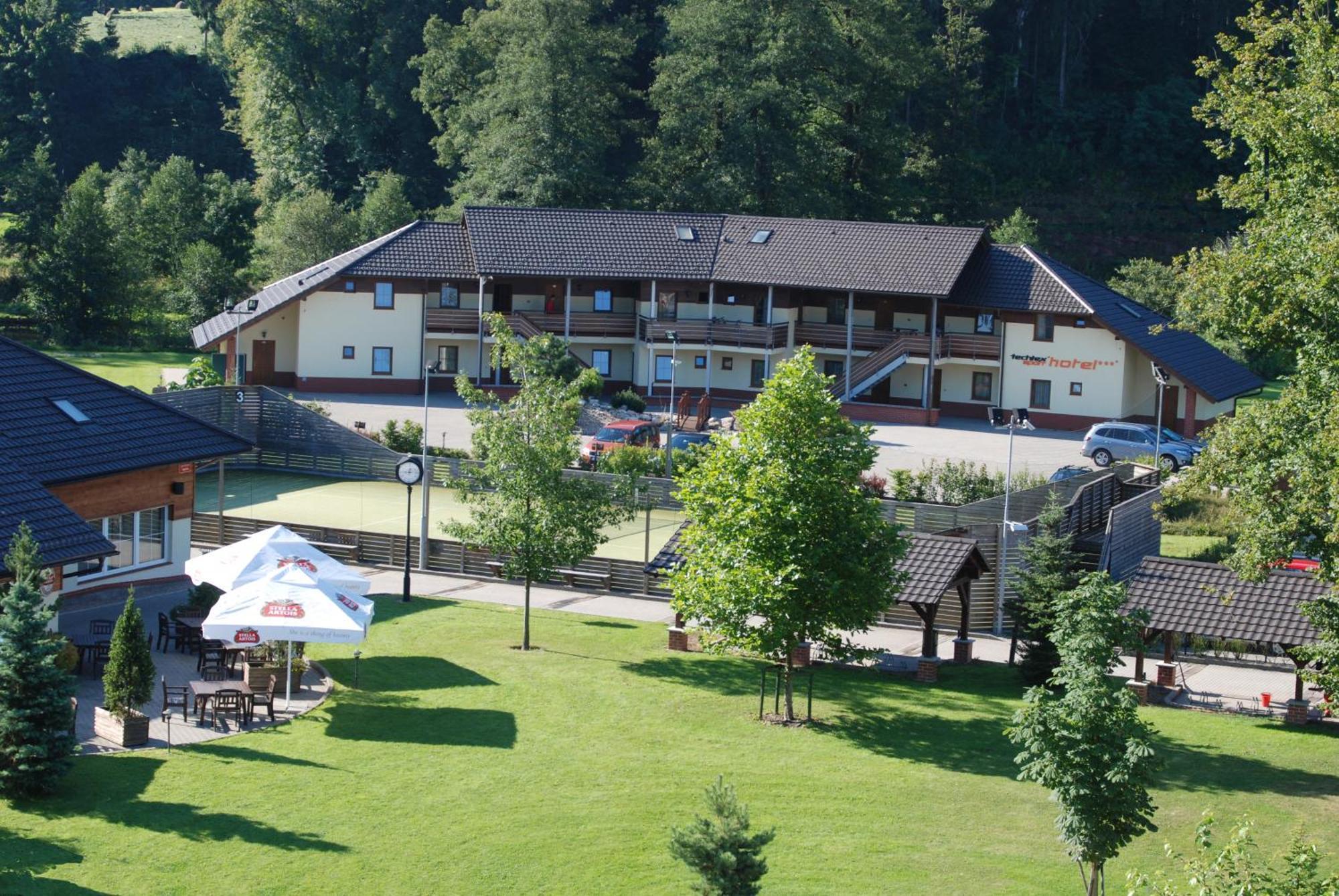 Tx Hotel Хостинне Экстерьер фото